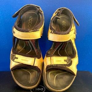 Women’s Gold Ecco Yucatan 3-point adjustable Vibram Sole Sandals Size 39